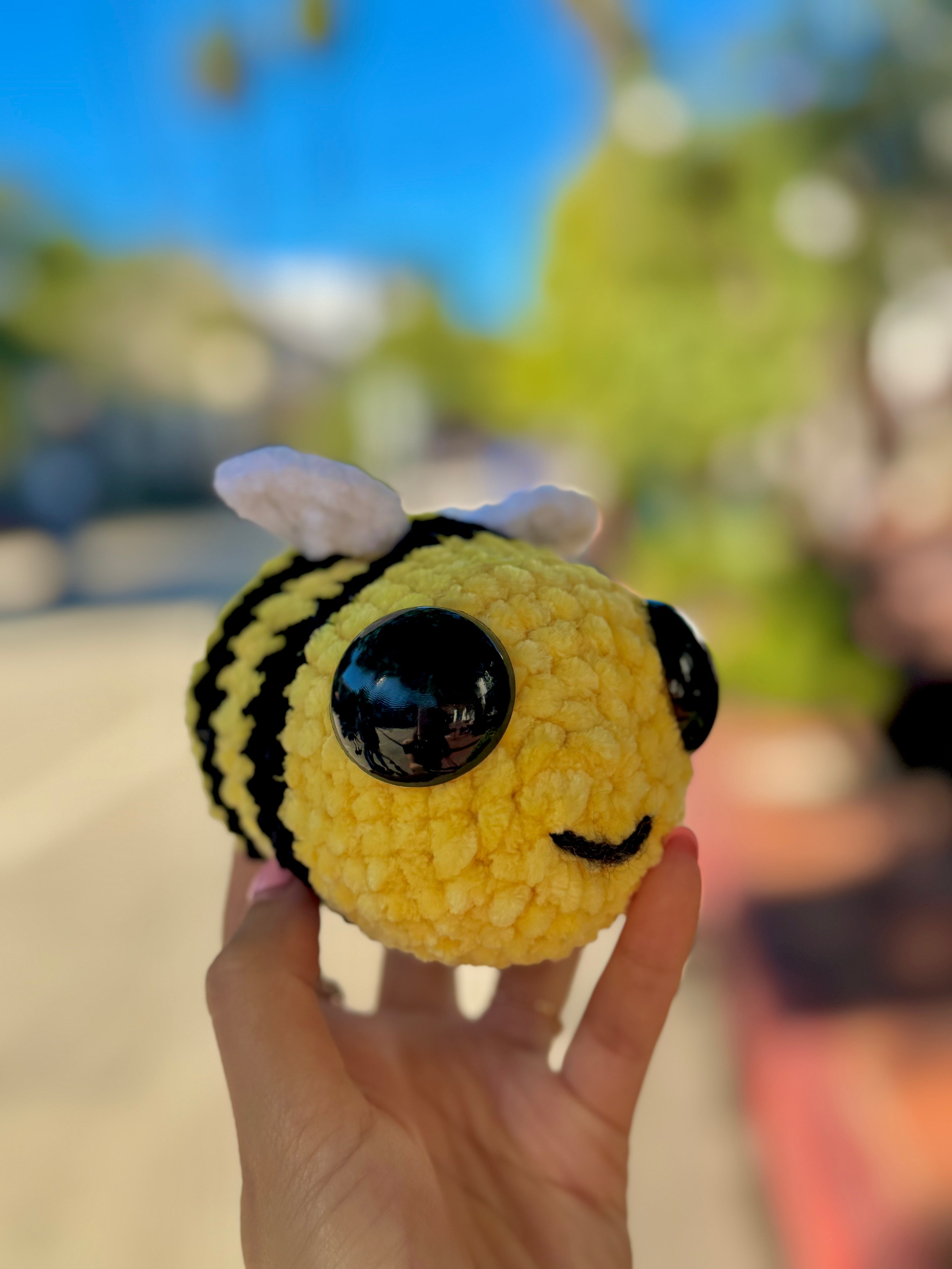 Handmade Crochet Bee Plush – Adorable Amigurumi Bumblebee – Soft & Cuddly Bee Gift